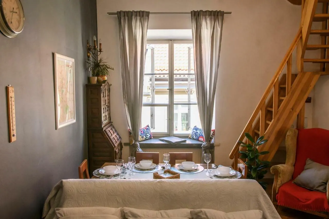 Old Town Folk Apartment Warsaw