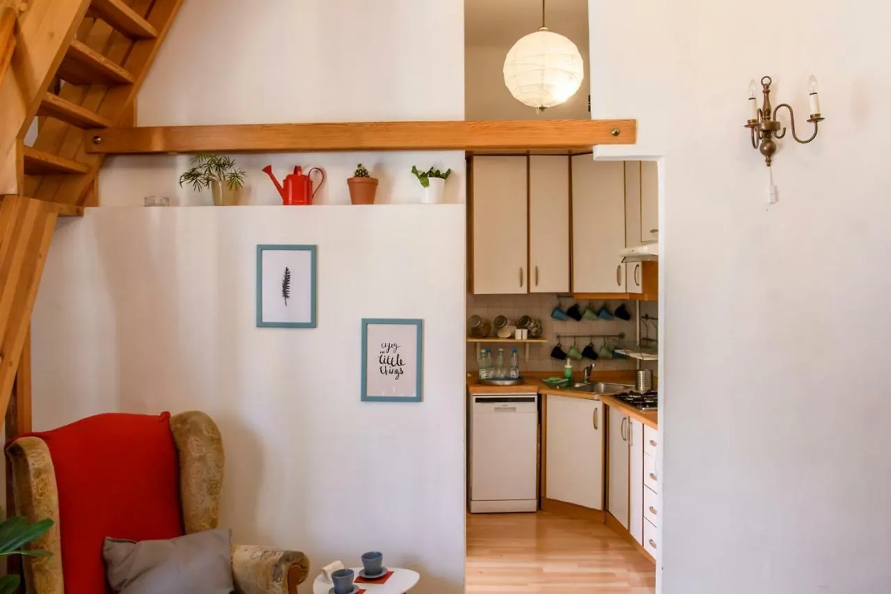 Old Town Folk Apartment Warsaw Poland